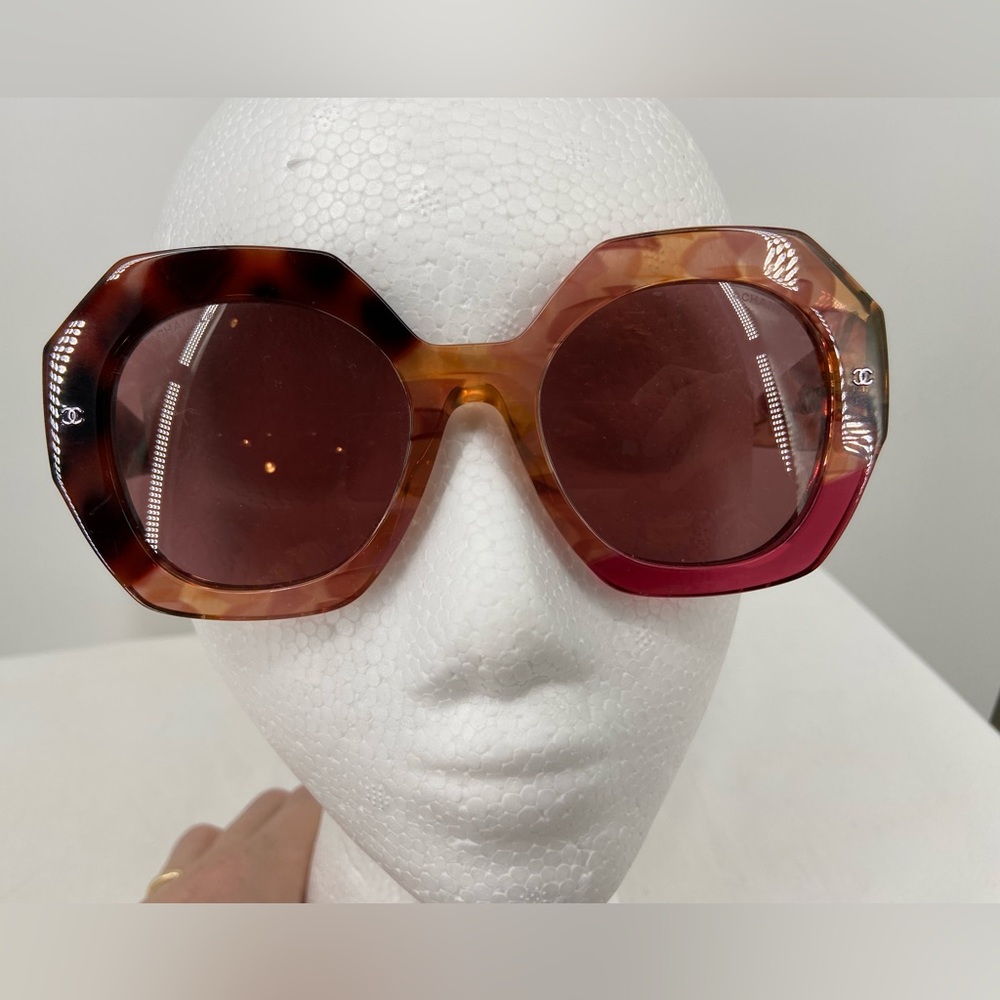 Chanel Tortoise Sunglasses, 19mm, includes box and‎ soft carry case